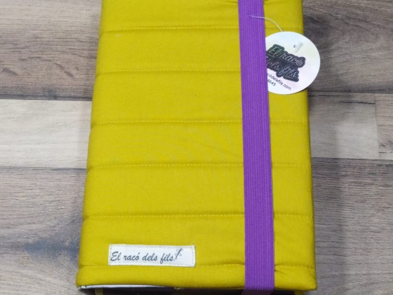 tapa libro amarilla